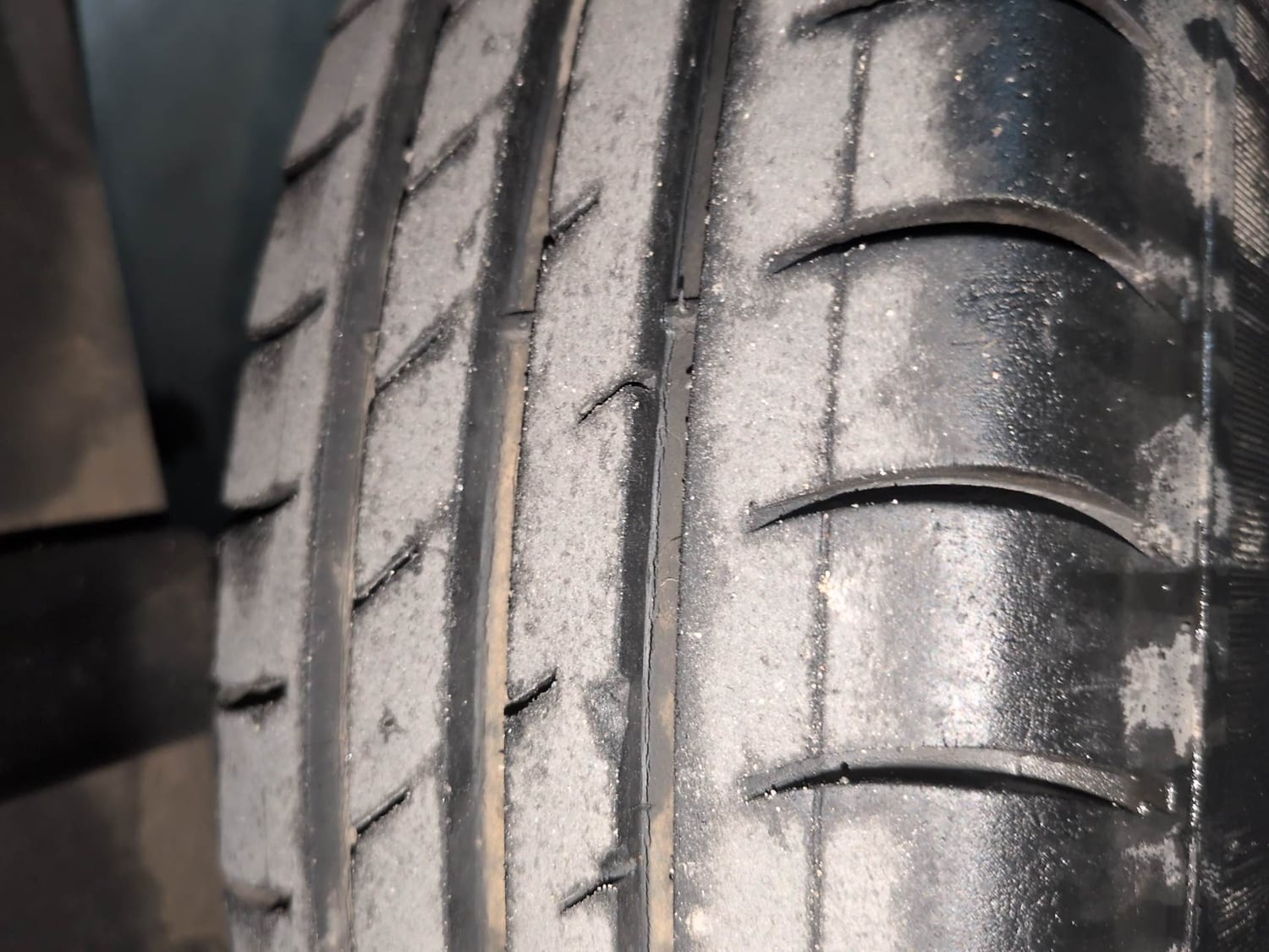 Used 2016 Renault Kwid RXT Petrol Manual tyres LEFT REAR TYRE TREAD VIEW
