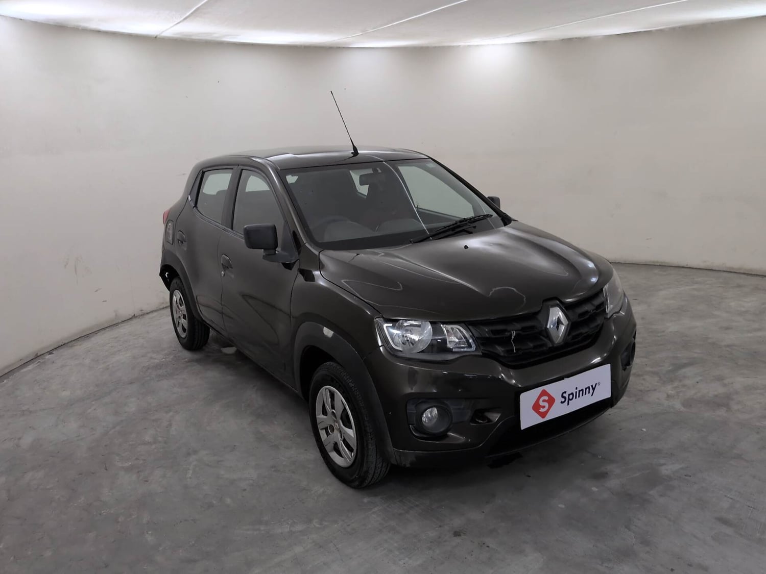 Used 2016 Renault Kwid RXT Petrol Manual exterior RIGHT FRONT CORNER VIEW