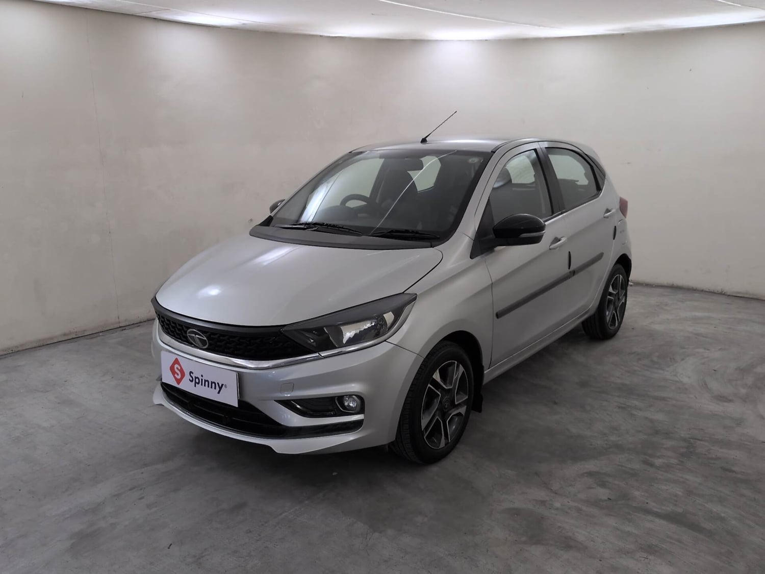 Used 2021 Tata Tiago XZA Plus Petrol Automatic exterior LEFT FRONT CORNER VIEW