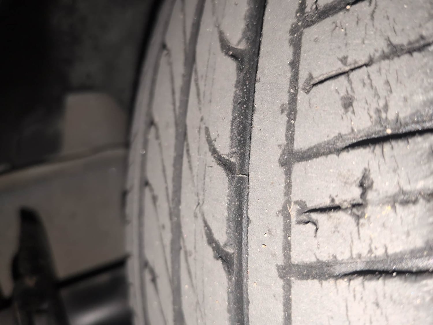 Used 2021 Tata Tiago XZA Plus Petrol Automatic tyres LEFT FRONT TYRE TREAD VIEW