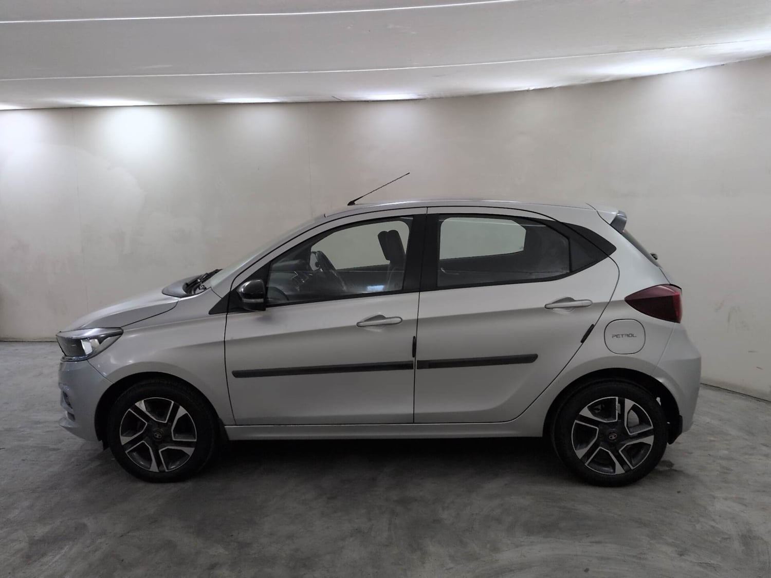 Used 2021 Tata Tiago XZA Plus Petrol Automatic exterior LEFT SIDE VIEW