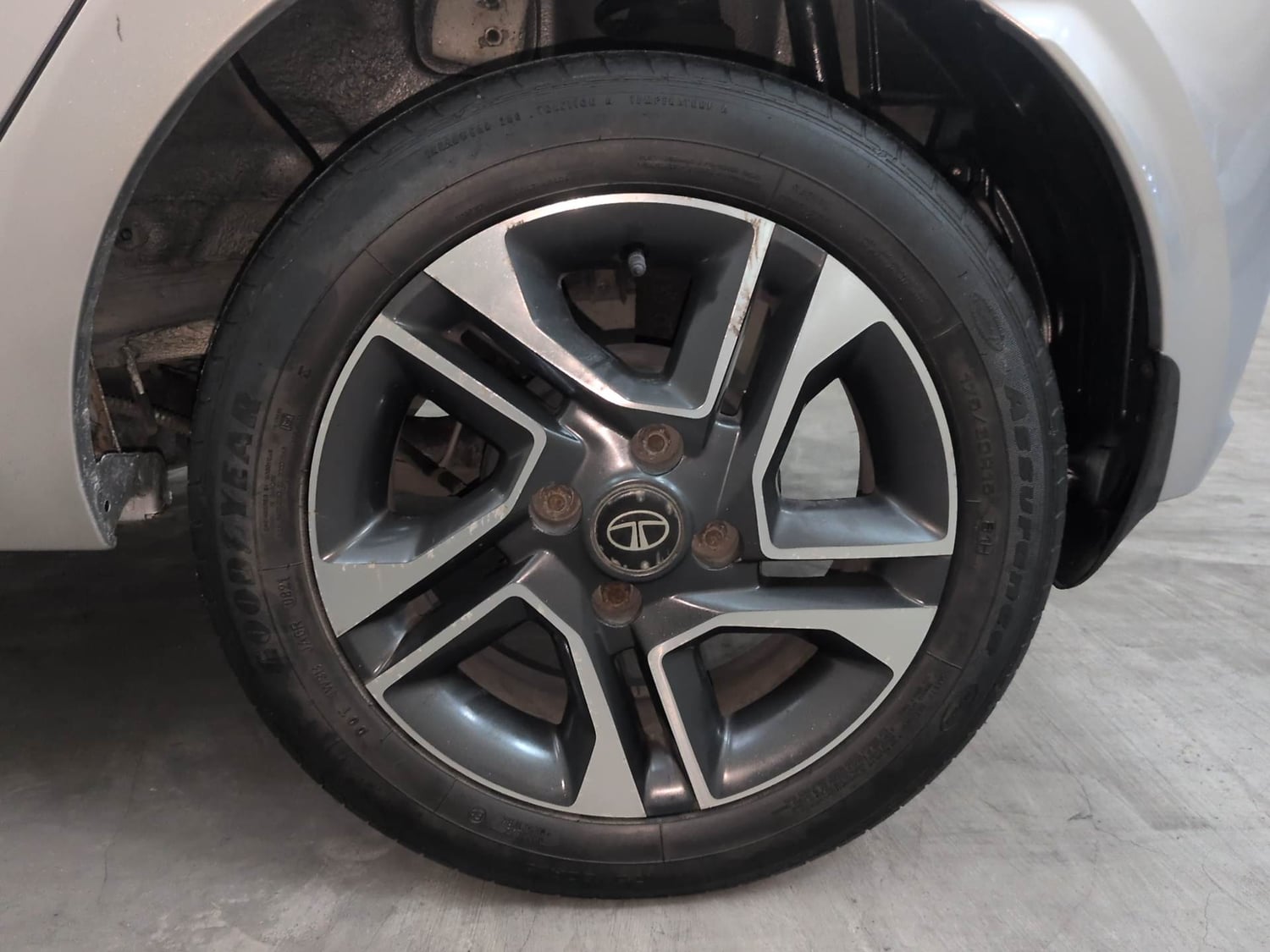 Used 2021 Tata Tiago XZA Plus Petrol Automatic tyres LEFT REAR TYRE RIM VIEW