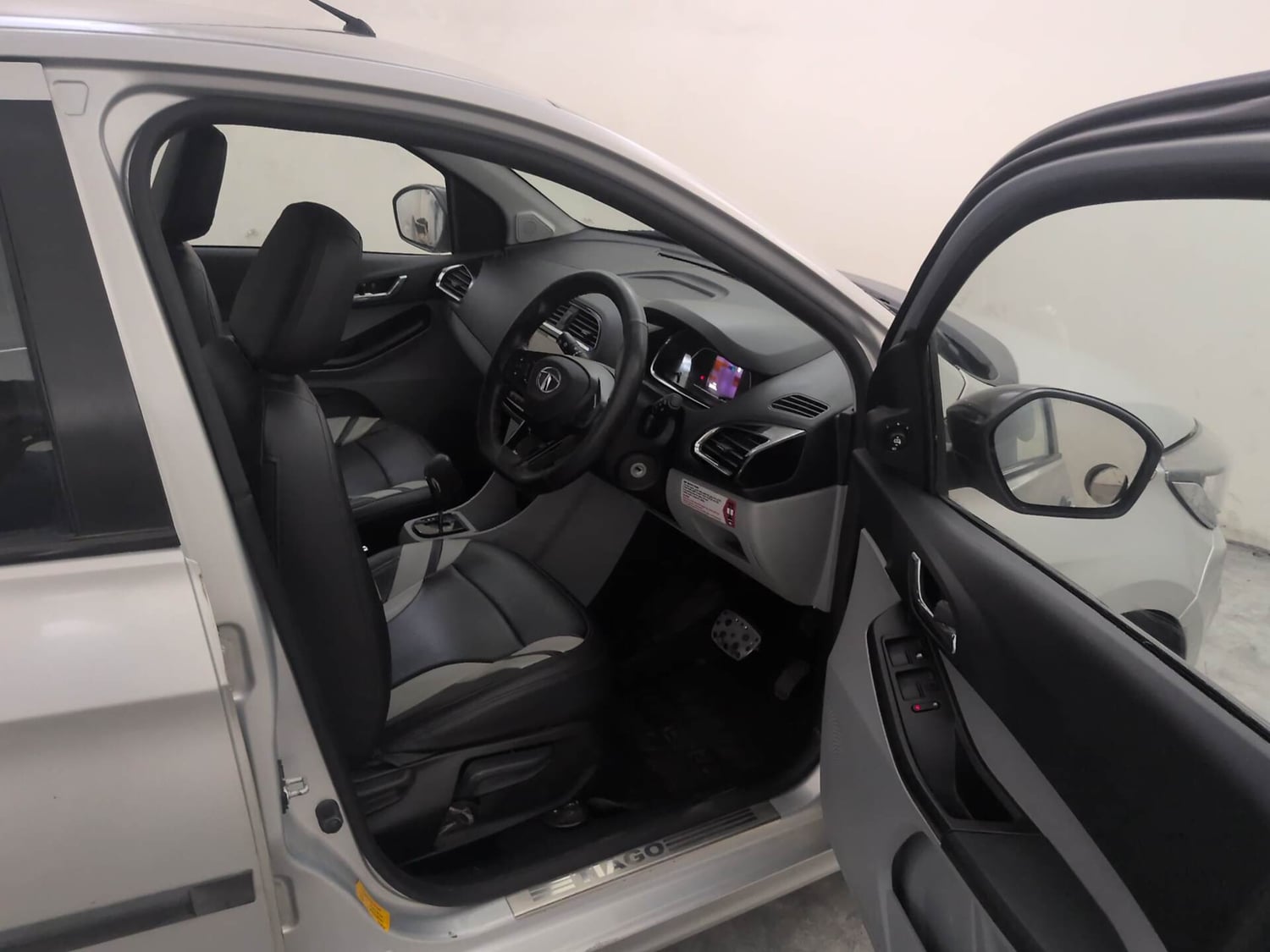 Used 2021 Tata Tiago XZA Plus Petrol Automatic interior RIGHT SIDE FRONT DOOR CABIN VIEW