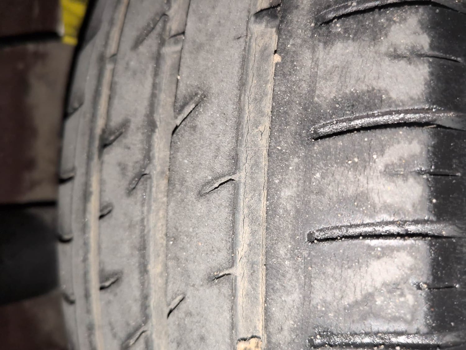 Used 2022 Hyundai Grand i10 Nios Sportz 1.2 Kappa VTVT Petrol Manual tyres RIGHT REAR TYRE TREAD VIEW