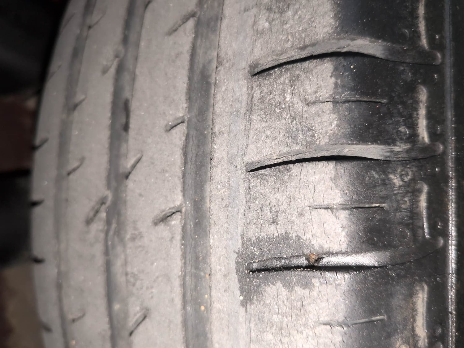 Used 2022 Hyundai Grand i10 Nios Sportz 1.2 Kappa VTVT Petrol Manual tyres LEFT REAR TYRE TREAD VIEW