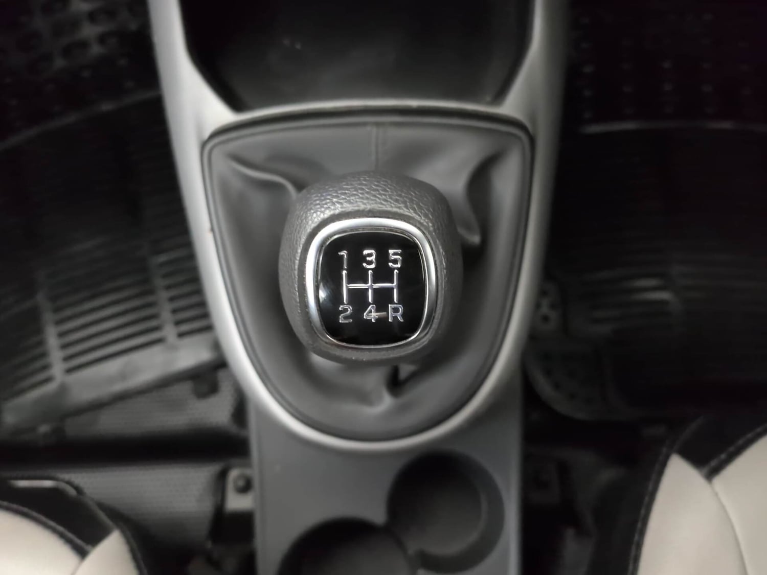 Used 2022 Hyundai Grand i10 Nios Sportz 1.2 Kappa VTVT Petrol Manual interior GEAR  KNOB VIEW