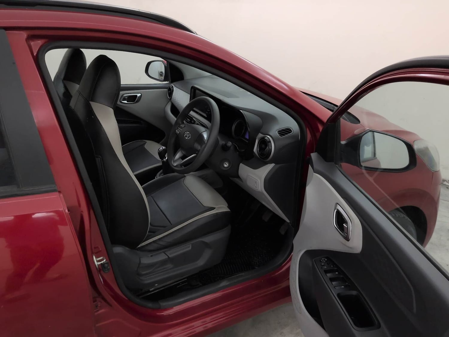 Used 2022 Hyundai Grand i10 Nios Sportz 1.2 Kappa VTVT Petrol Manual interior RIGHT SIDE FRONT DOOR CABIN VIEW