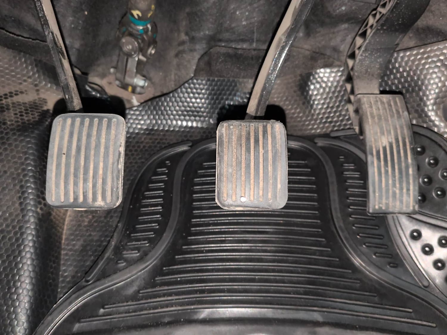 Used 2022 Hyundai Grand i10 Nios Sportz 1.2 Kappa VTVT Petrol Manual interior PEDALS VIEW
