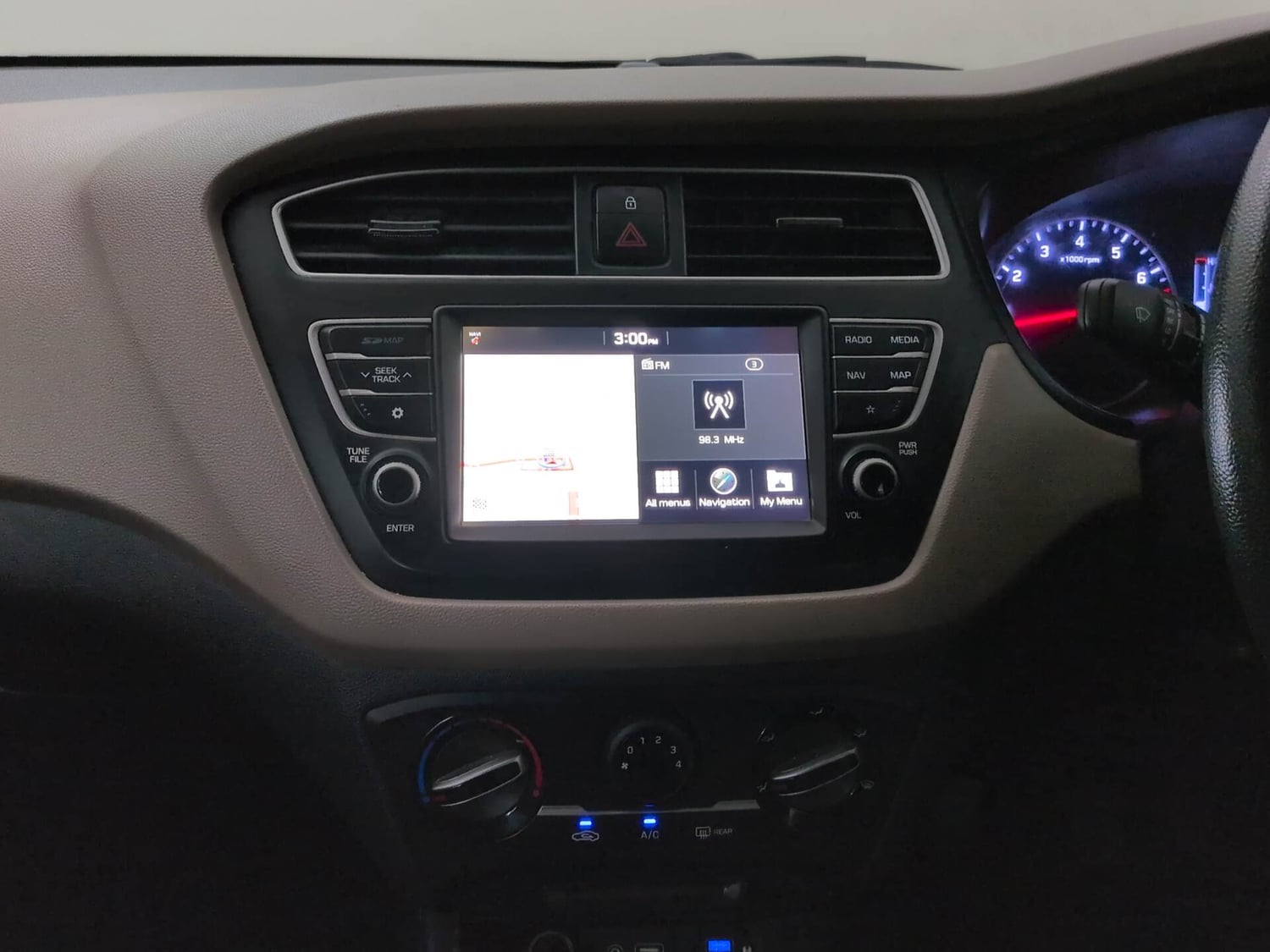 Used 2019 Hyundai Elite i20 Sportz Plus 1.2 Petrol Manual interior MUSIC SYSTEM & AC CONTROL VIEW