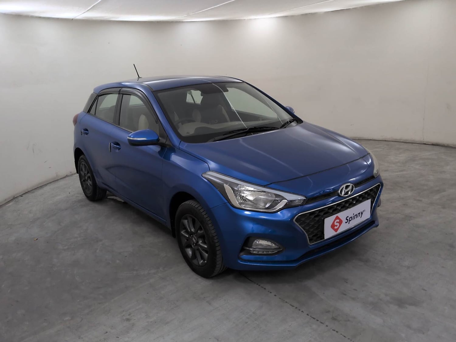 Used 2019 Hyundai Elite i20 Sportz Plus 1.2 Petrol Manual exterior RIGHT FRONT CORNER VIEW