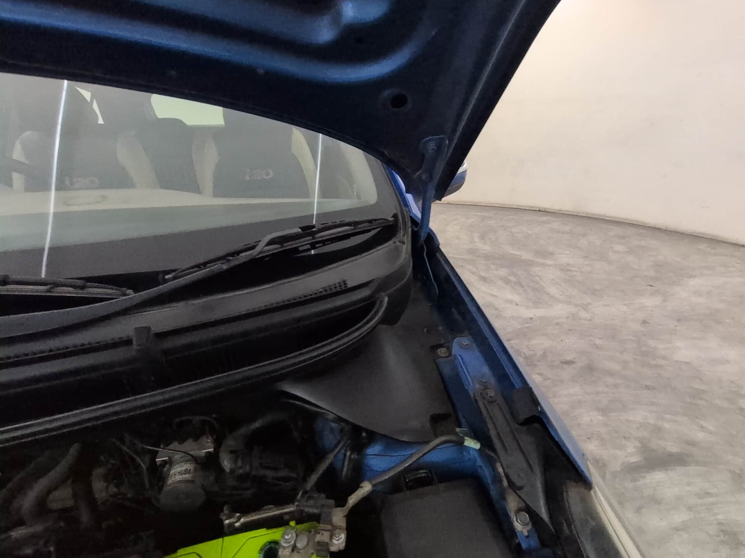 Used 2019 Hyundai Elite i20 Sportz Plus 1.2 Petrol Manual engine ENGINE LEFT SIDE HINGE & APRON VIEW