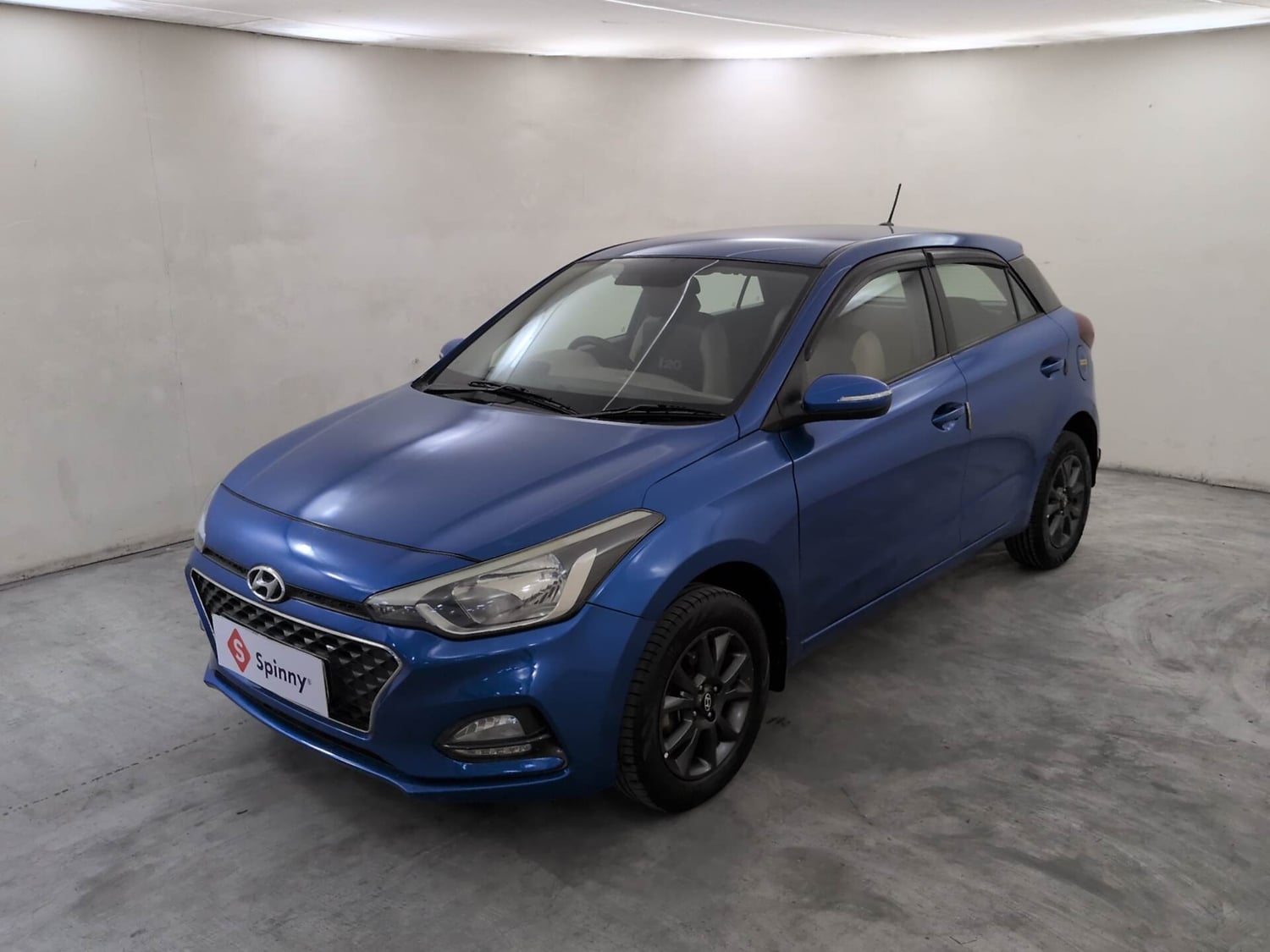 Used 2019 Hyundai Elite i20 Sportz Plus 1.2 Petrol Manual exterior LEFT FRONT CORNER VIEW