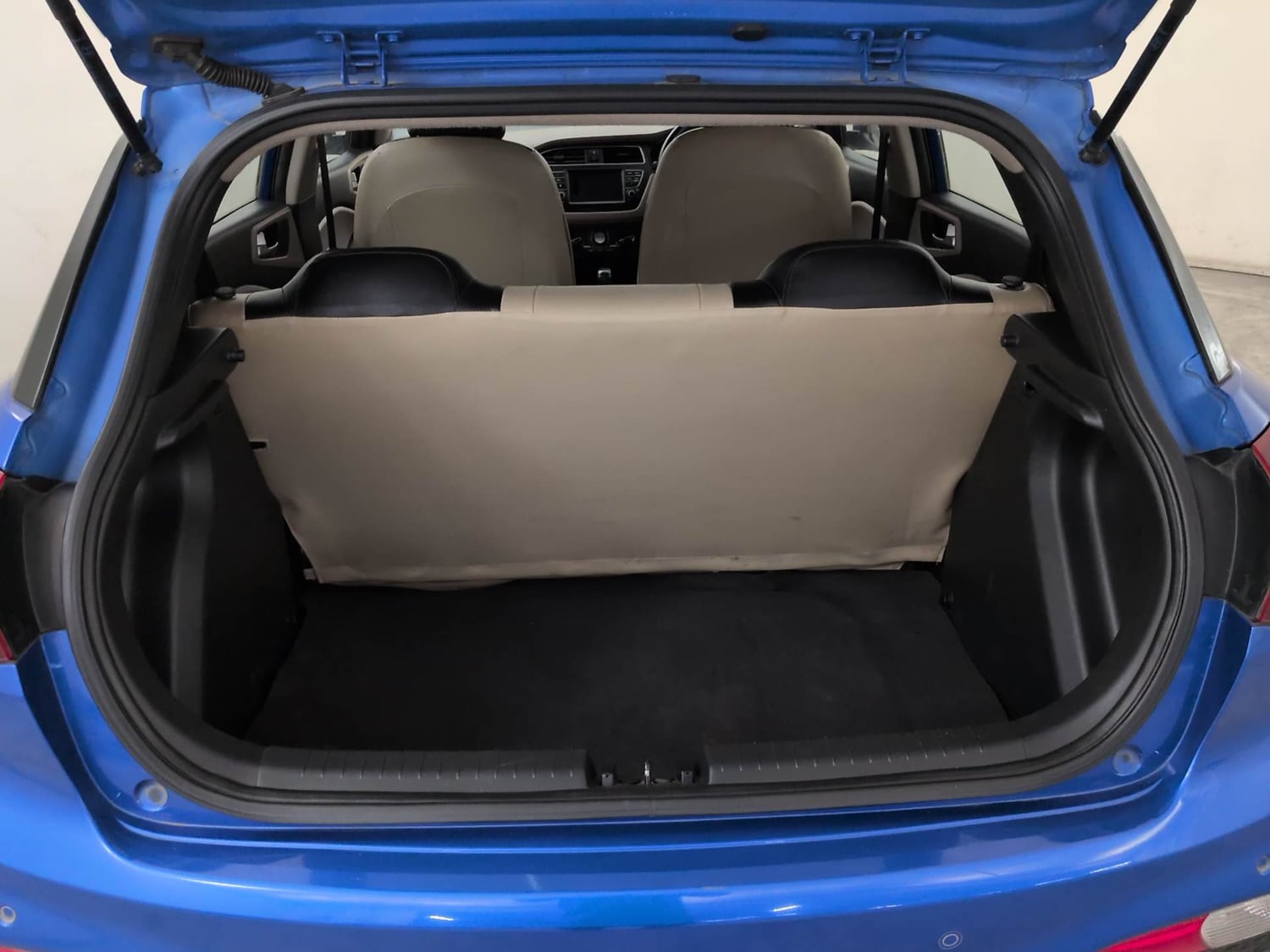 Used 2019 Hyundai Elite i20 Sportz Plus 1.2 Petrol Manual interior DICKY INSIDE VIEW