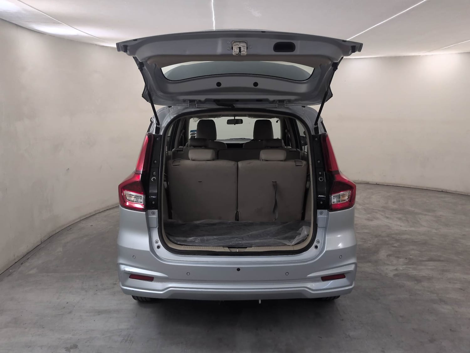 Used 2023 Maruti Suzuki Ertiga VXi AT Petrol Automatic interior DICKY DOOR OPEN VIEW