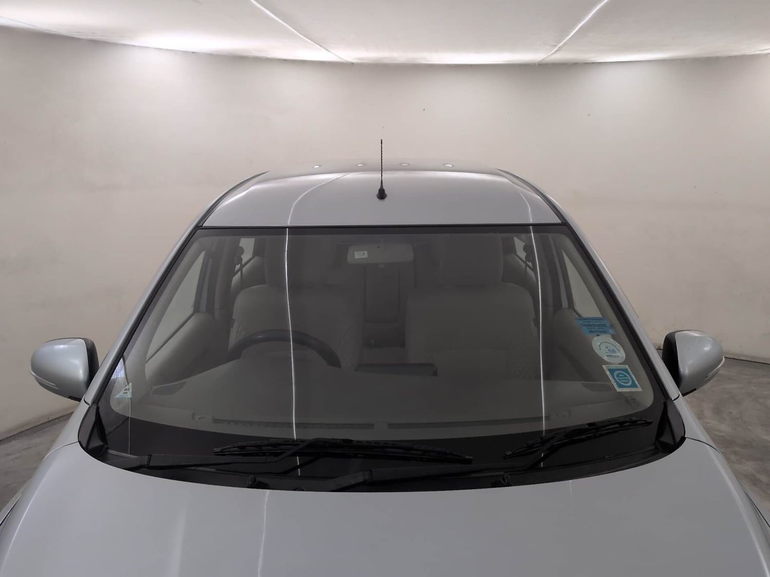 Used 2023 Maruti Suzuki Ertiga VXi AT Petrol Automatic exterior FRONT WINDSHIELD VIEW