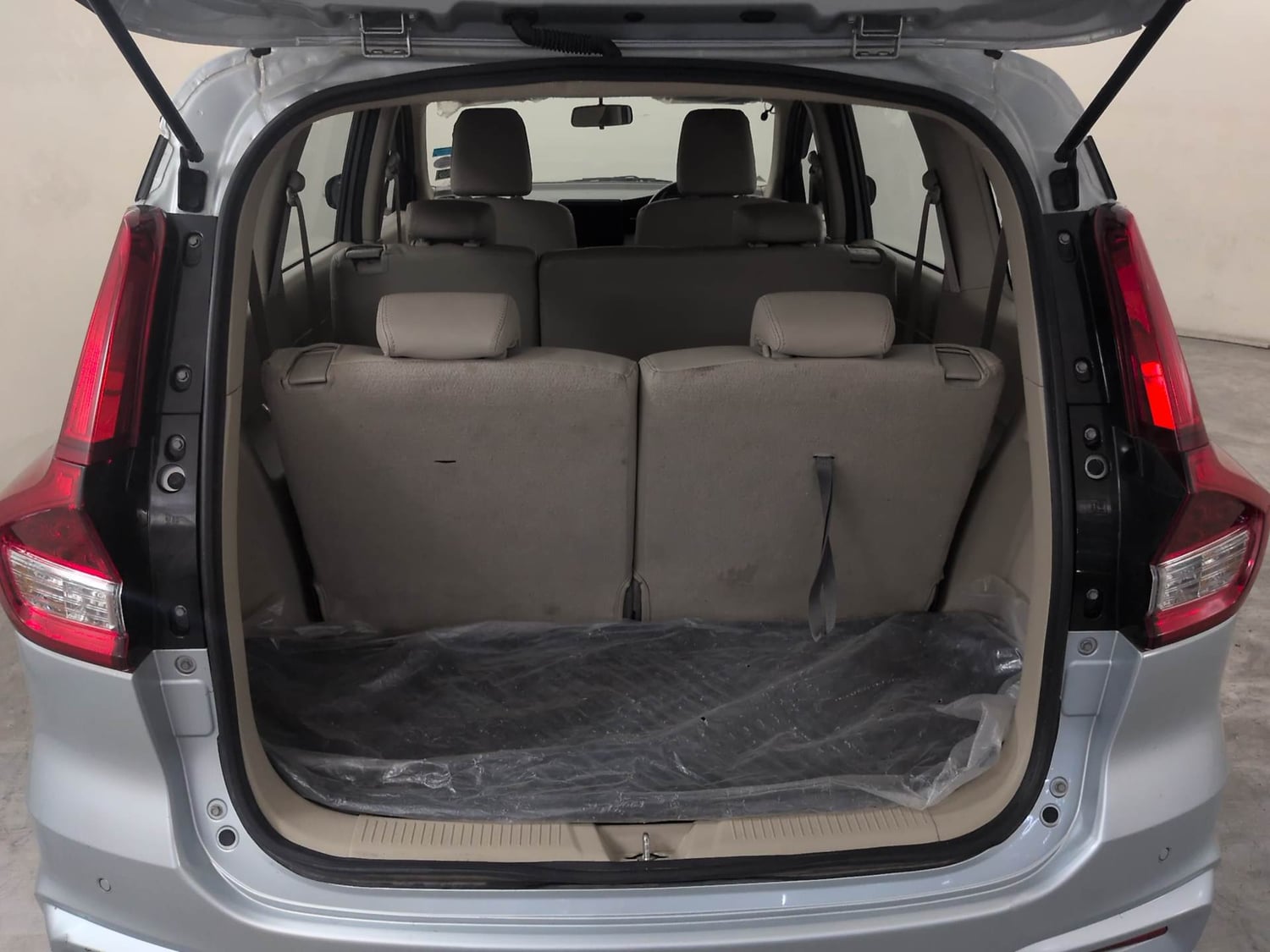Used 2023 Maruti Suzuki Ertiga VXi AT Petrol Automatic interior DICKY INSIDE VIEW