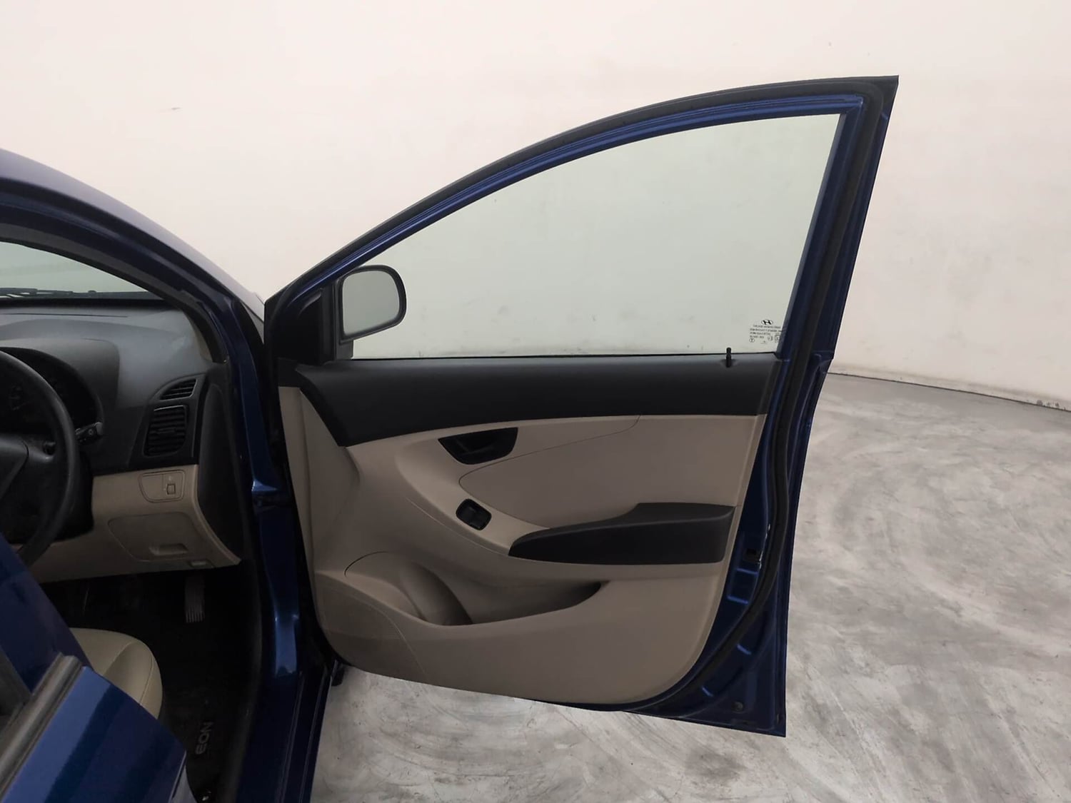 Used 2018 Hyundai Eon Era + Petrol Manual interior RIGHT FRONT DOOR OPEN VIEW