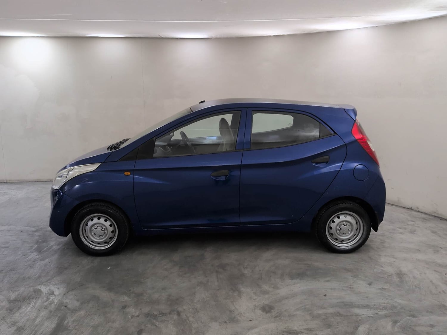 Used 2018 Hyundai Eon Era + Petrol Manual exterior LEFT SIDE VIEW