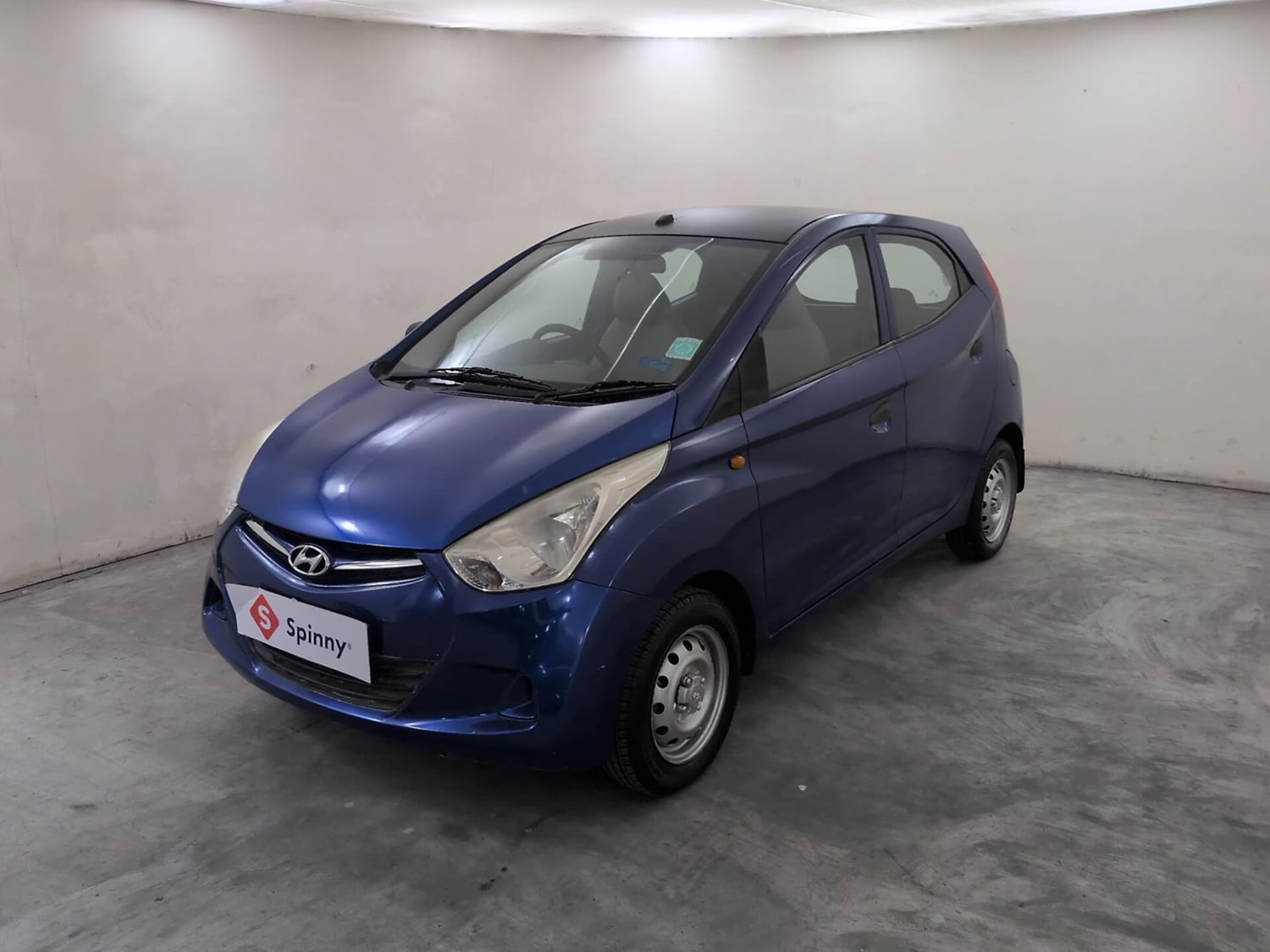 Used 2018 Hyundai Eon Era + Petrol Manual exterior LEFT FRONT CORNER VIEW