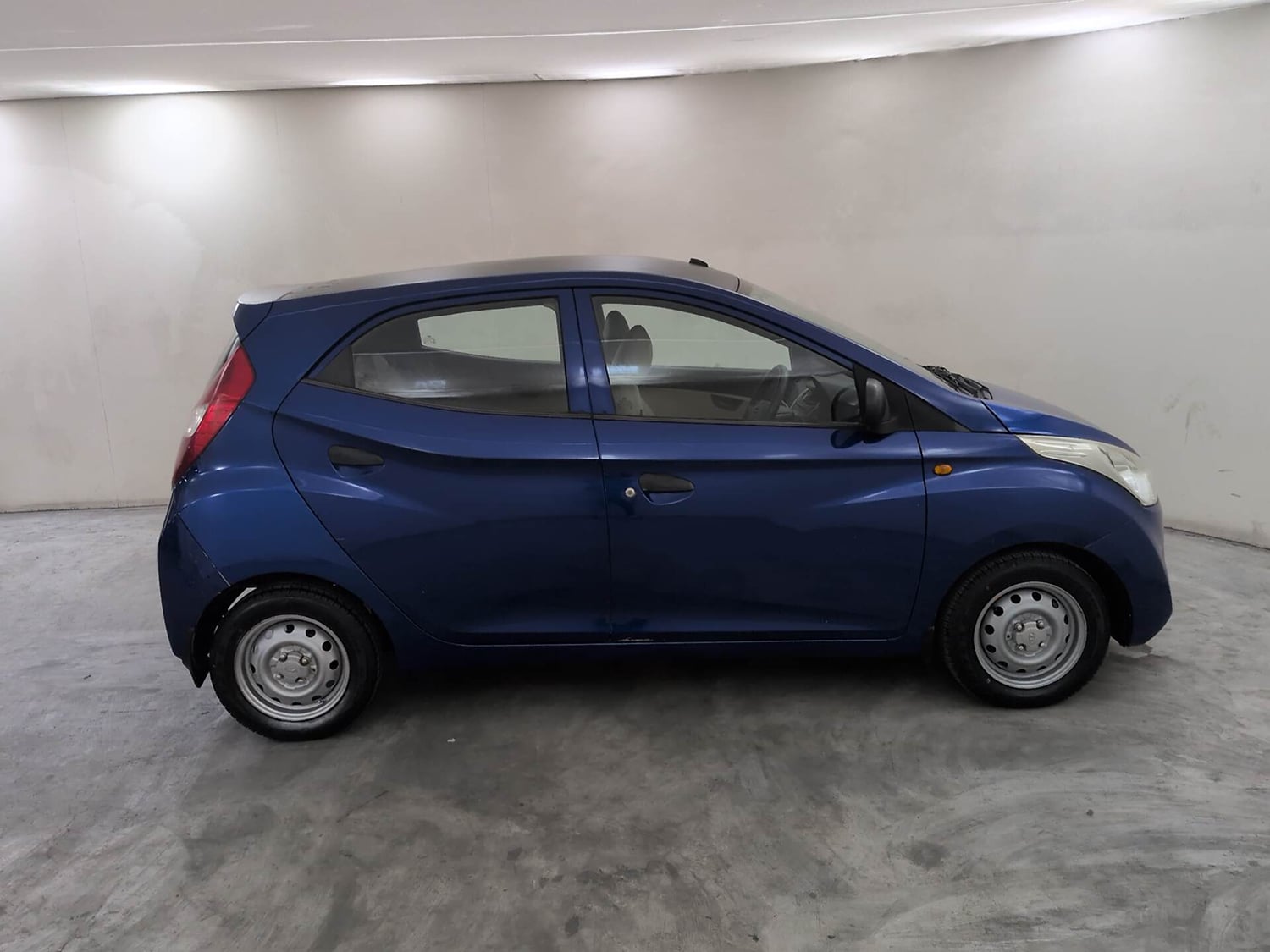Used 2018 Hyundai Eon Era + Petrol Manual exterior RIGHT SIDE VIEW