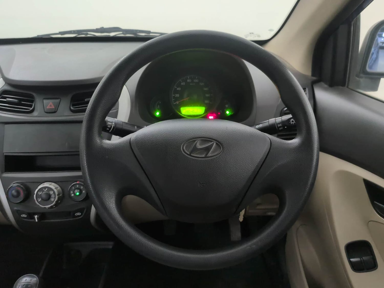 Used 2018 Hyundai Eon Era + Petrol Manual interior STEERING VIEW