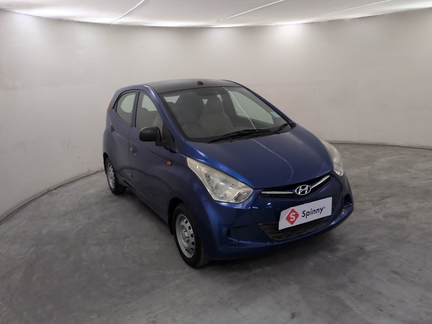 Used 2018 Hyundai Eon Era + Petrol Manual exterior RIGHT FRONT CORNER VIEW