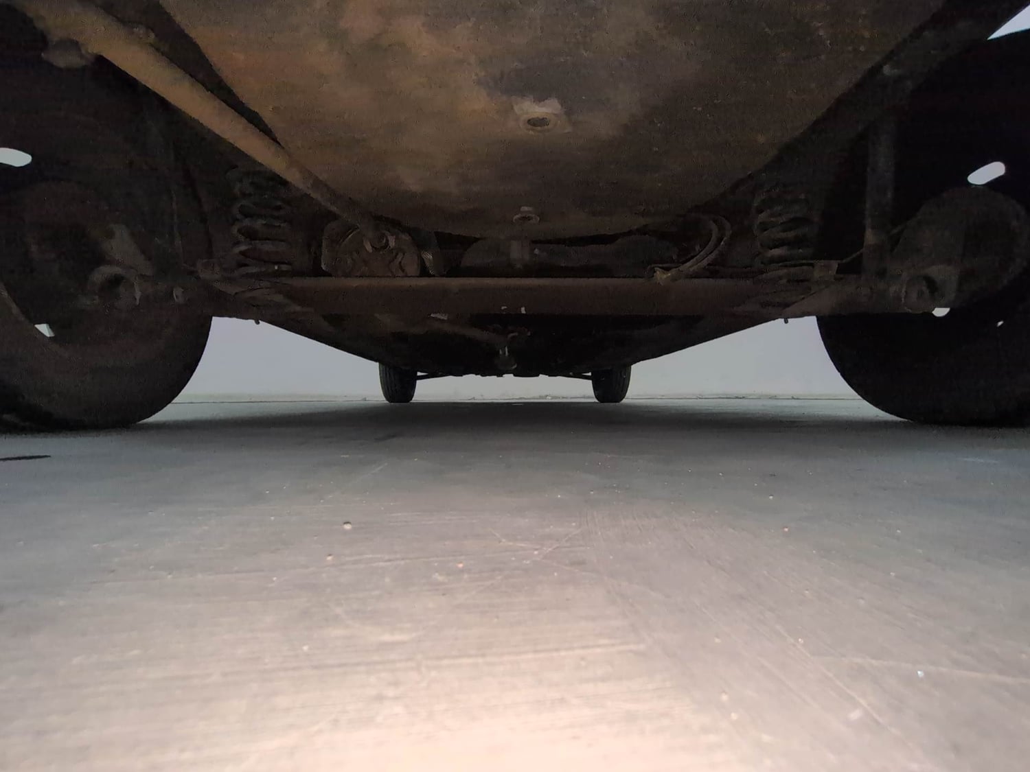Used 2016 Renault Kwid RXT Opt Petrol Manual extra REAR UNDERBODY VIEW (TAKEN FROM REAR)