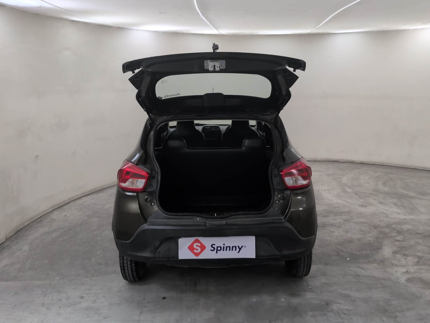 Used 2016 Renault Kwid RXT Opt Petrol Manual interior DICKY DOOR OPEN VIEW