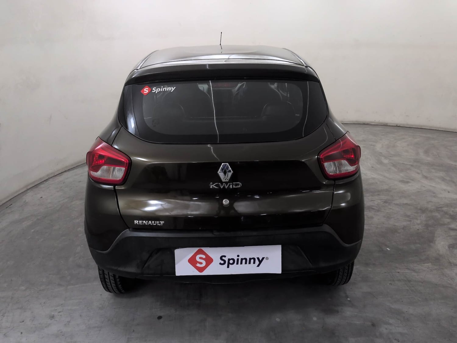 Used 2016 Renault Kwid RXT Opt Petrol Manual exterior BACK VIEW