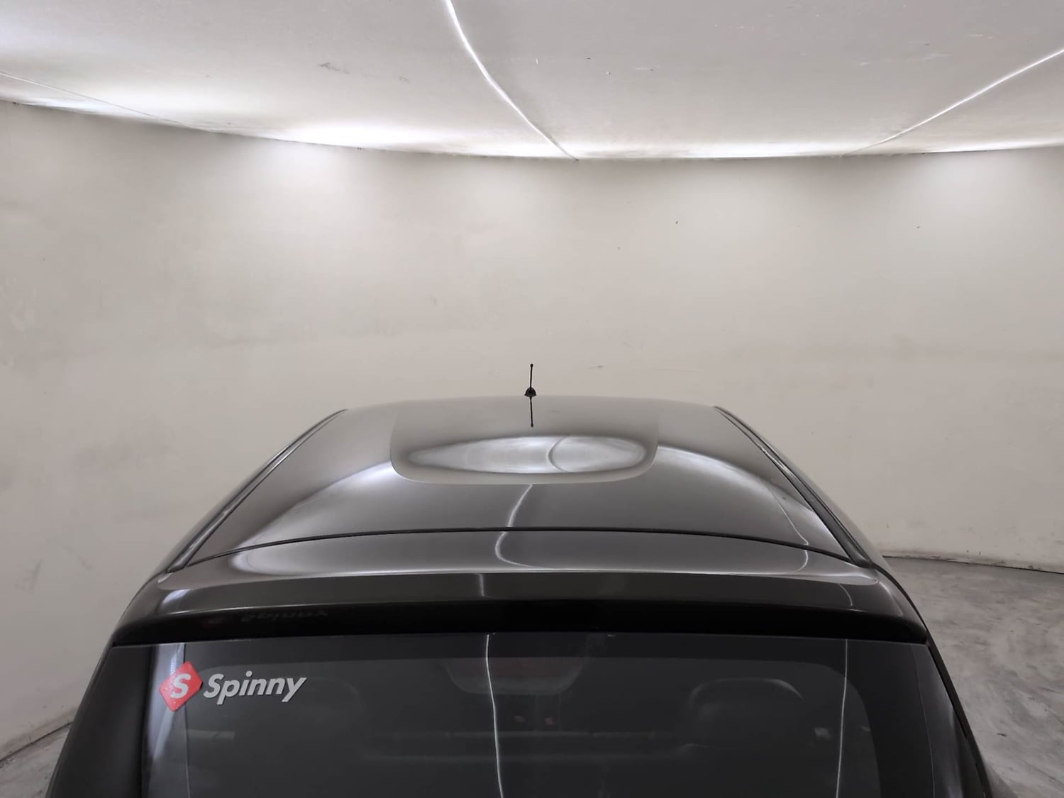 Used 2016 Renault Kwid RXT Opt Petrol Manual exterior EXTERIOR ROOF VIEW