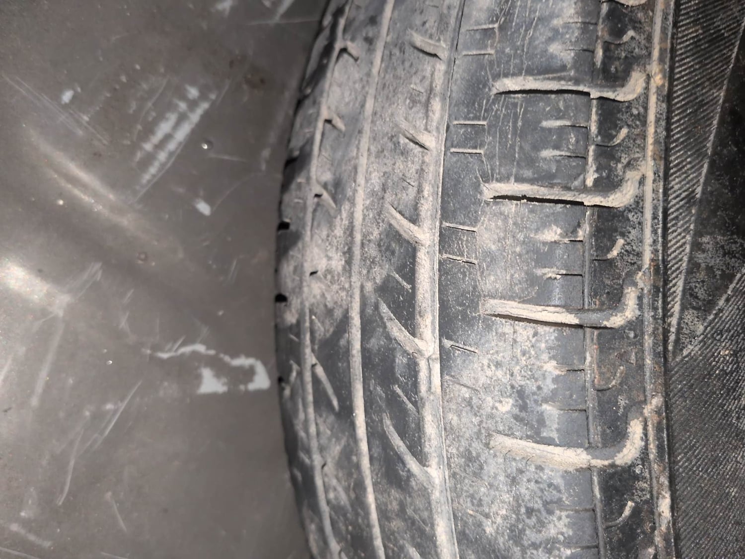 Used 2016 Renault Kwid RXT Opt Petrol Manual tyres SPARE TYRE VIEW