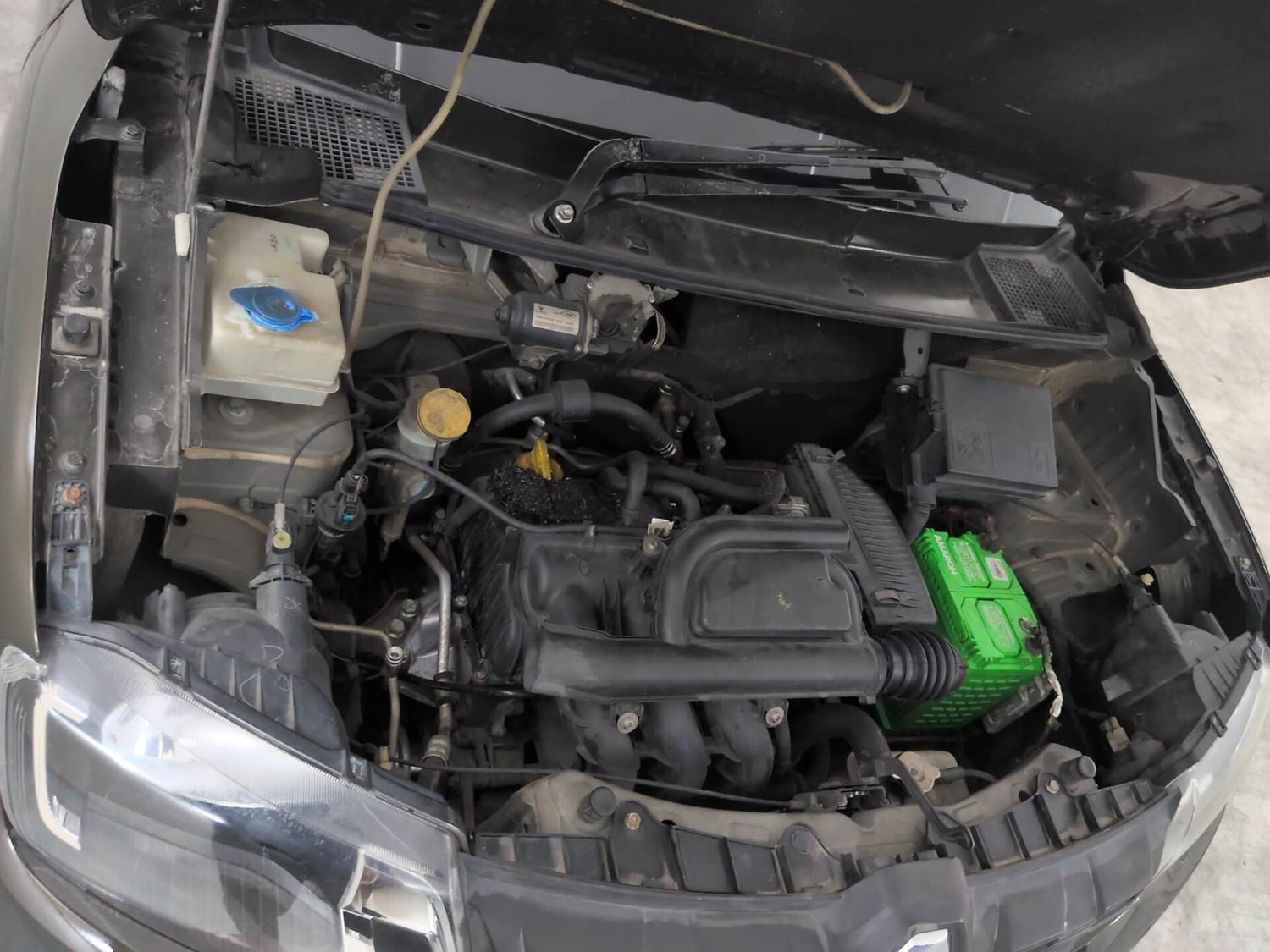 Used 2016 Renault Kwid RXT Opt Petrol Manual engine ENGINE RIGHT SIDE VIEW