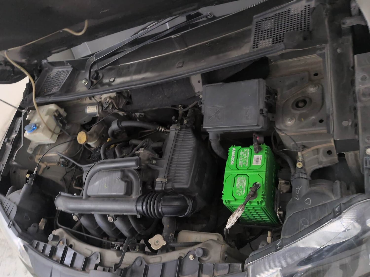 Used 2016 Renault Kwid RXT Opt Petrol Manual engine ENGINE LEFT SIDE VIEW