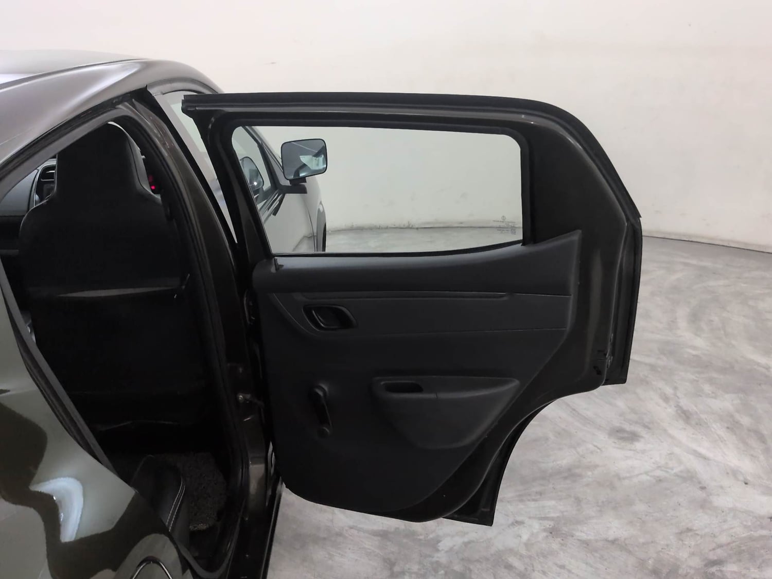 Used 2016 Renault Kwid RXT Opt Petrol Manual interior RIGHT REAR DOOR OPEN VIEW