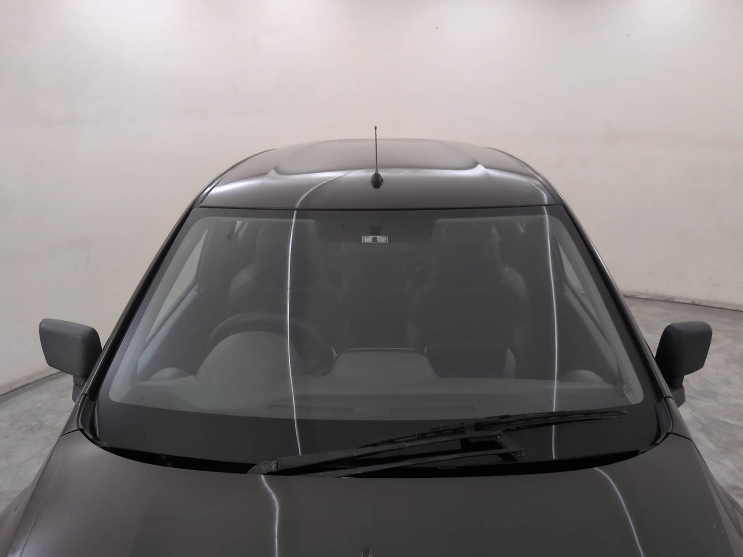Used 2016 Renault Kwid RXT Opt Petrol Manual exterior FRONT WINDSHIELD VIEW