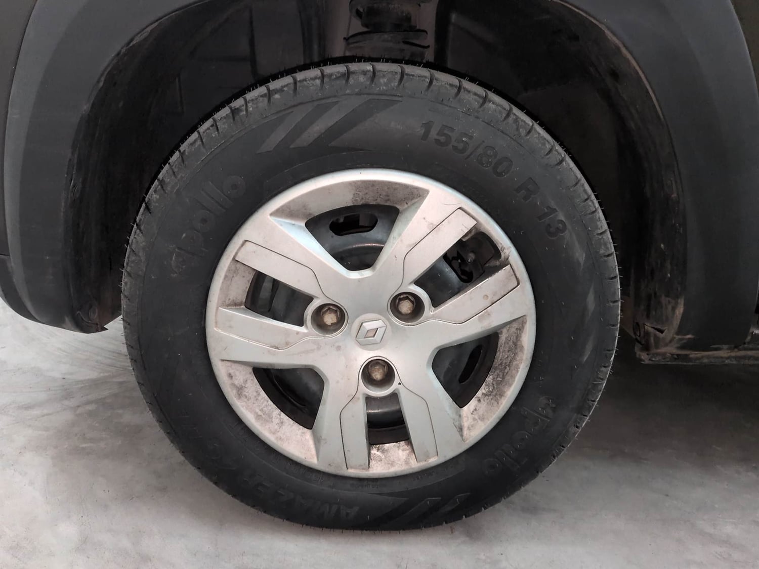 Used 2016 Renault Kwid RXT Opt Petrol Manual tyres LEFT FRONT TYRE RIM VIEW