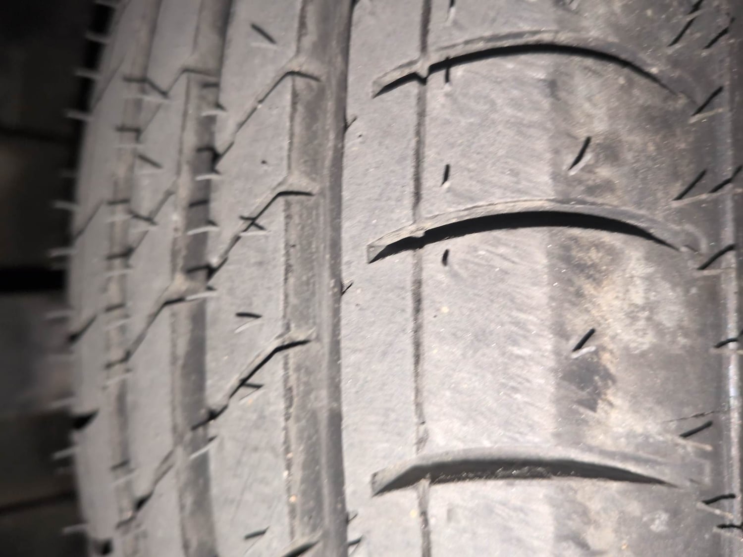Used 2016 Renault Kwid RXT Opt Petrol Manual tyres RIGHT FRONT TYRE TREAD VIEW