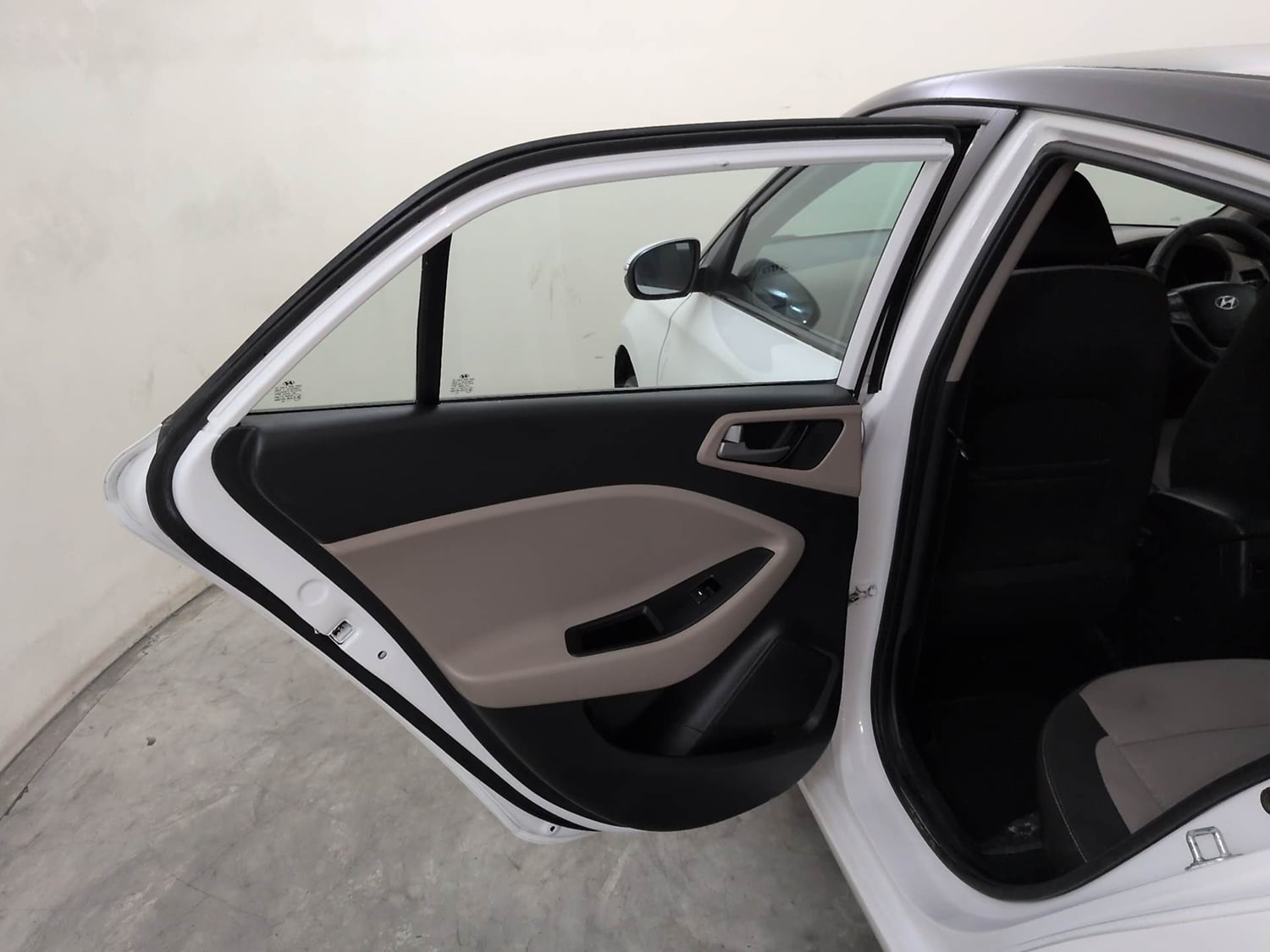 Used 2016 Hyundai Elite i20 Asta 1.2 (O) Petrol Manual interior LEFT REAR DOOR OPEN VIEW