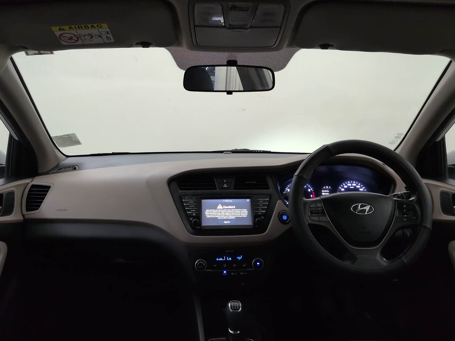 Used 2016 Hyundai Elite i20 Asta 1.2 (O) Petrol Manual interior DASHBOARD VIEW