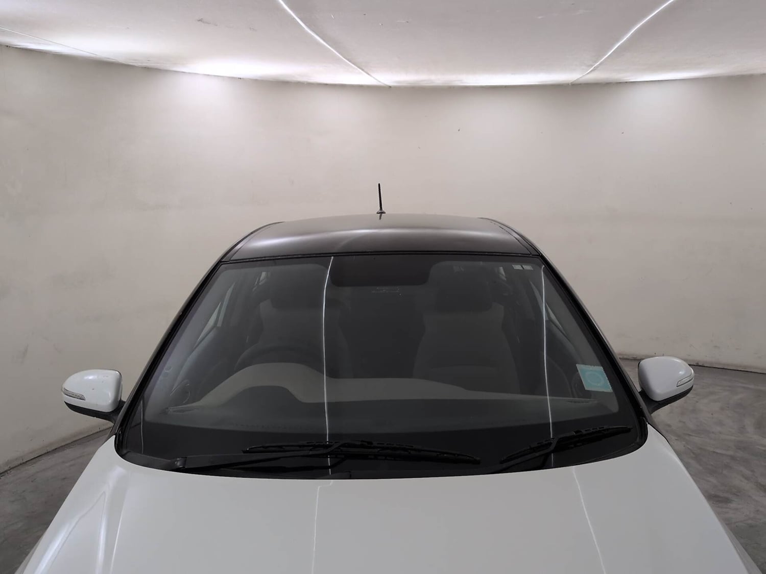 Used 2016 Hyundai Elite i20 Asta 1.2 (O) Petrol Manual exterior FRONT WINDSHIELD VIEW