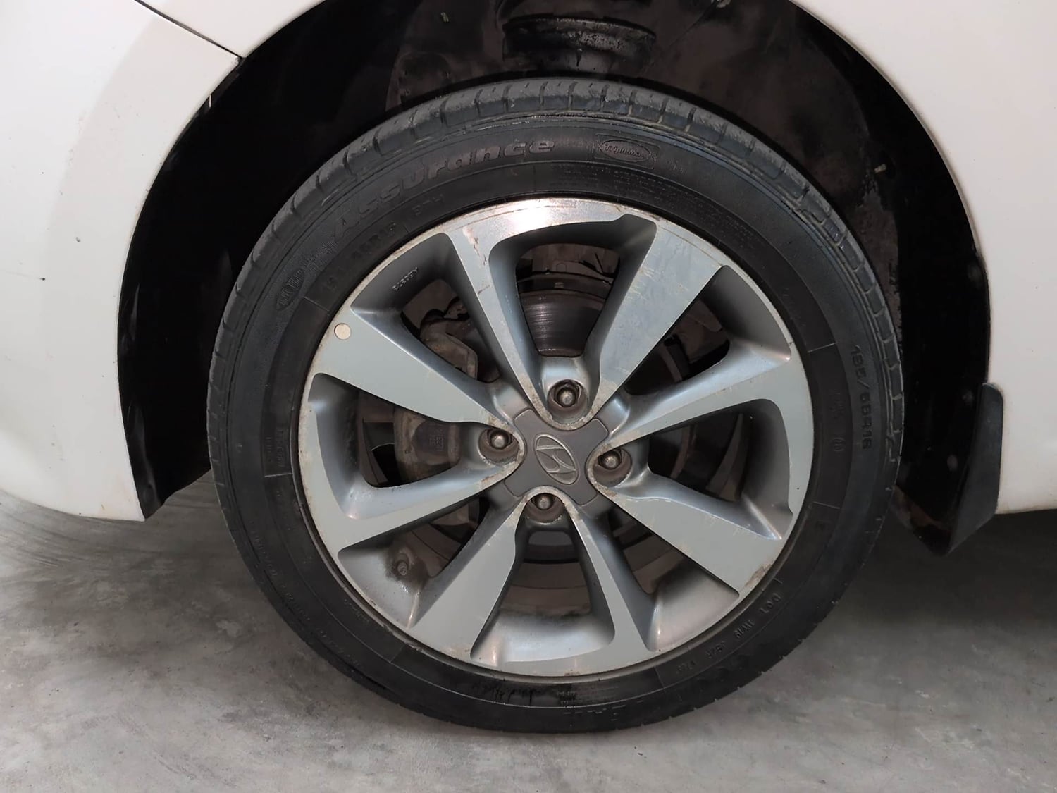 Used 2016 Hyundai Elite i20 Asta 1.2 (O) Petrol Manual tyres LEFT FRONT TYRE RIM VIEW