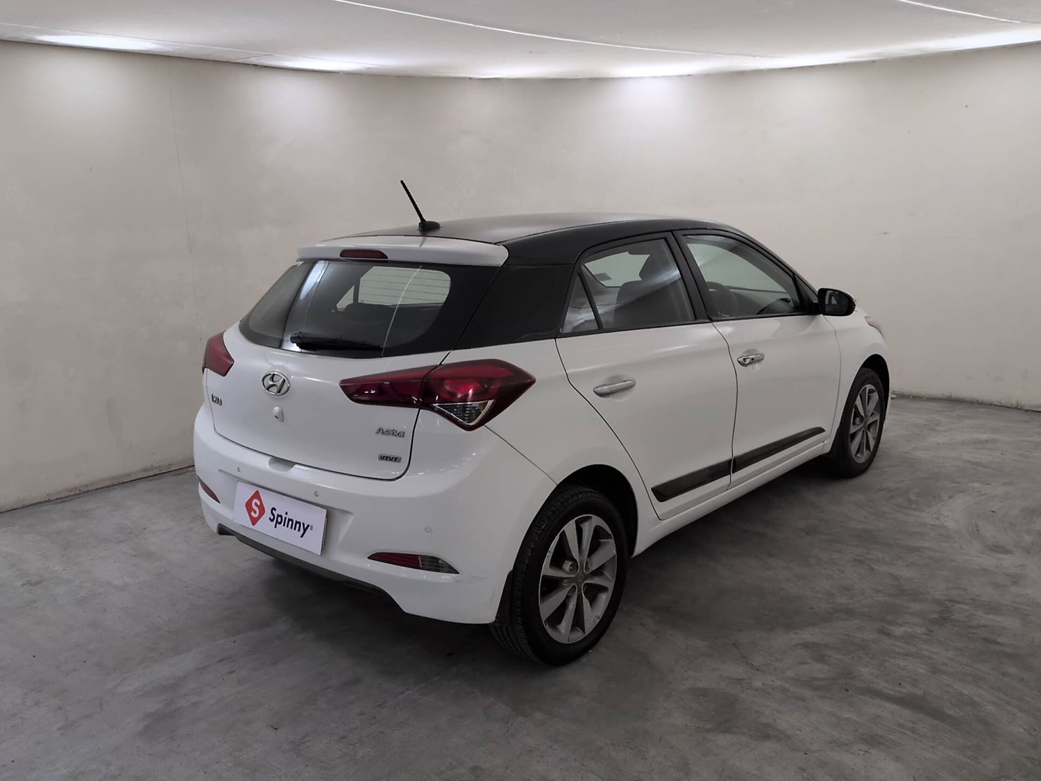 Used 2016 Hyundai Elite i20 Asta 1.2 (O) Petrol Manual exterior RIGHT REAR CORNER VIEW