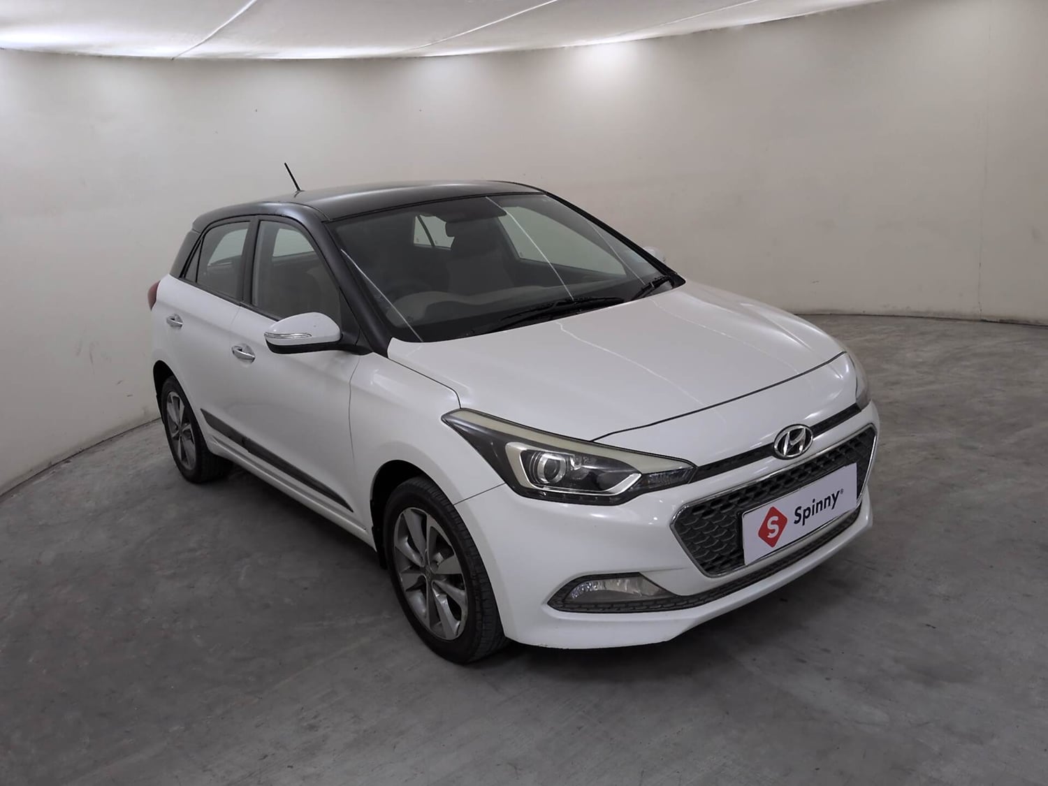 Used 2016 Hyundai Elite i20 Asta 1.2 (O) Petrol Manual exterior RIGHT FRONT CORNER VIEW