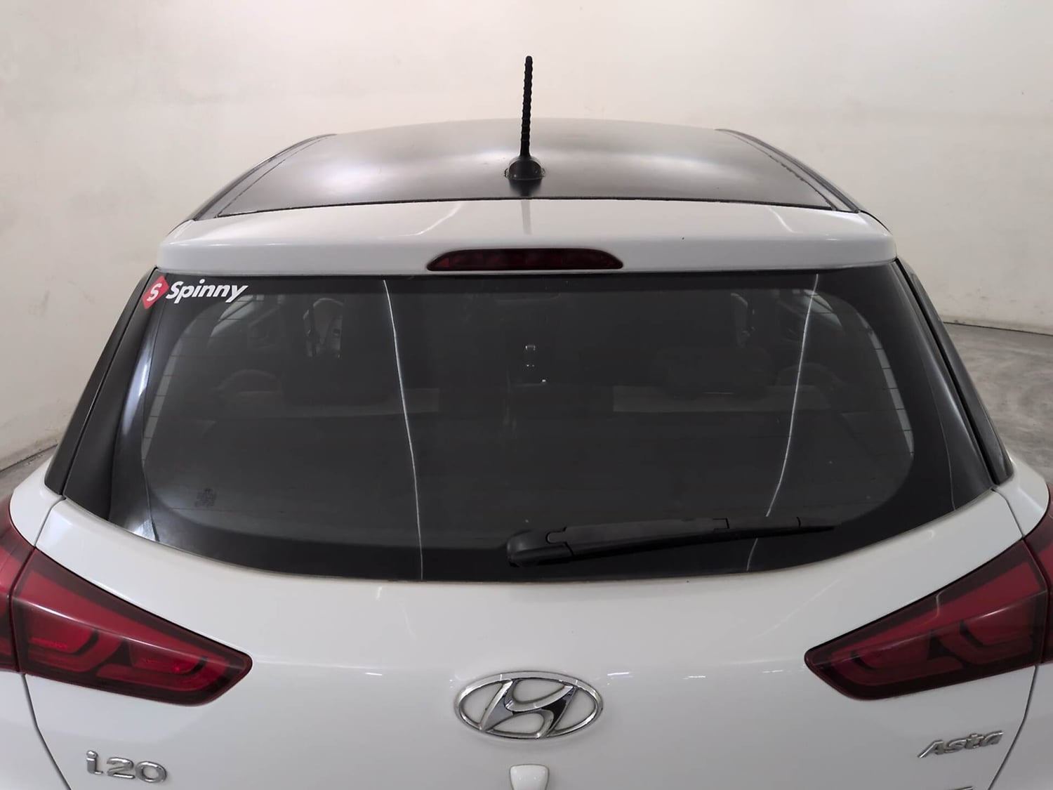 Used 2016 Hyundai Elite i20 Asta 1.2 (O) Petrol Manual exterior BACK WINDSHIELD VIEW