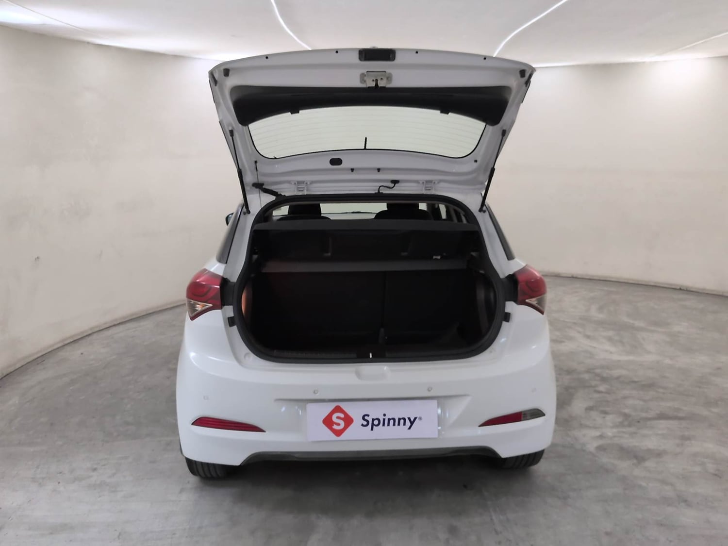 Used 2016 Hyundai Elite i20 Asta 1.2 (O) Petrol Manual interior DICKY DOOR OPEN VIEW