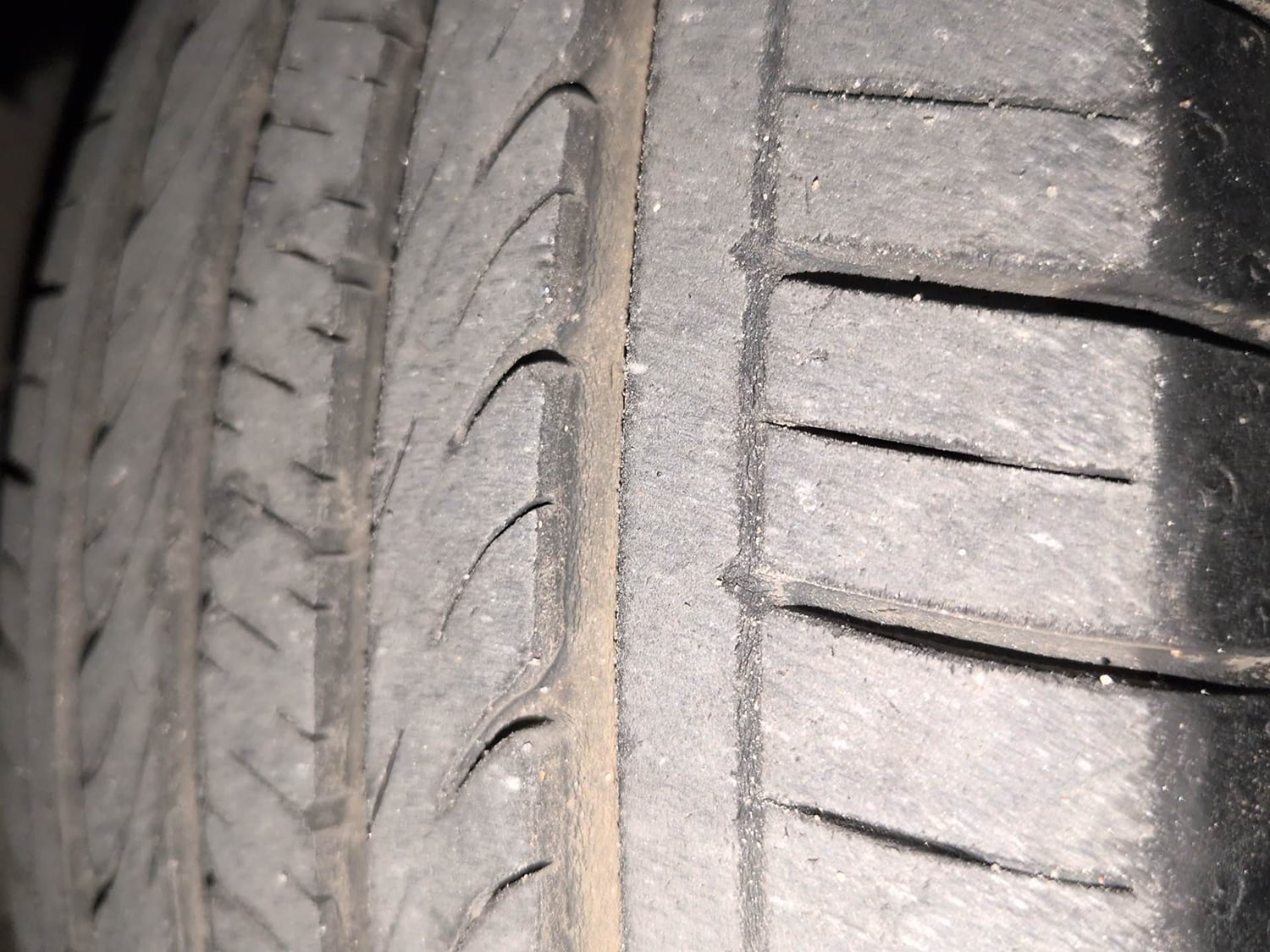 Used 2016 Hyundai Elite i20 Asta 1.2 (O) Petrol Manual tyres RIGHT FRONT TYRE TREAD VIEW