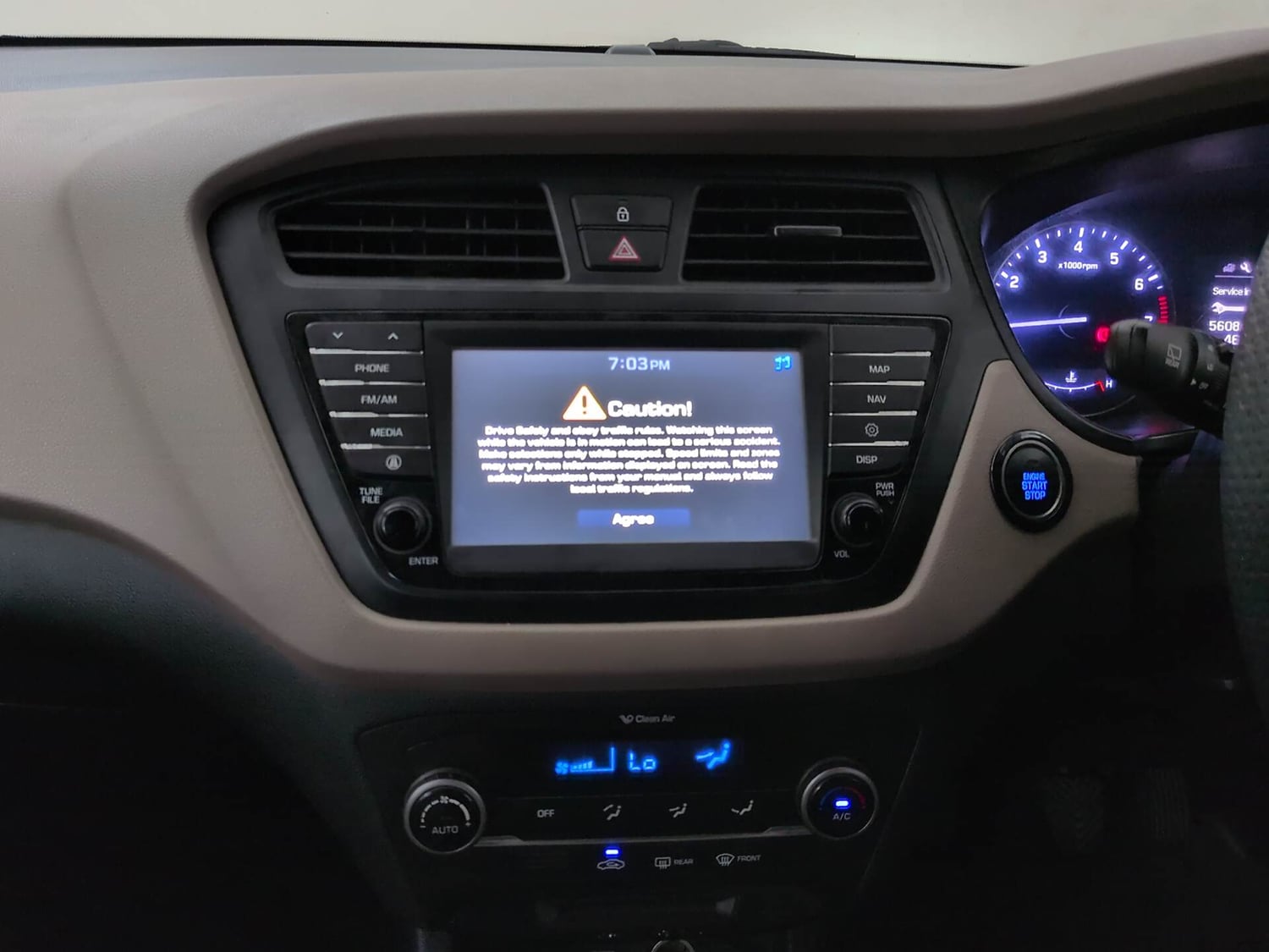 Used 2016 Hyundai Elite i20 Asta 1.2 (O) Petrol Manual interior MUSIC SYSTEM & AC CONTROL VIEW