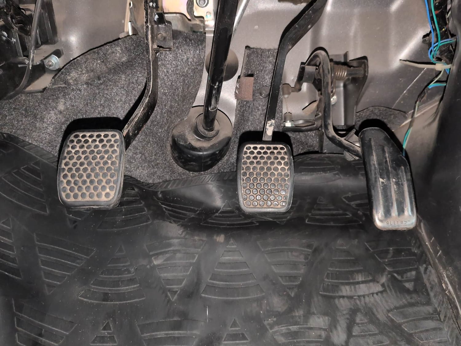 Used 2019 Maruti Suzuki Eeco 5 STR WITH A/C+HTR Petrol Manual interior PEDALS VIEW