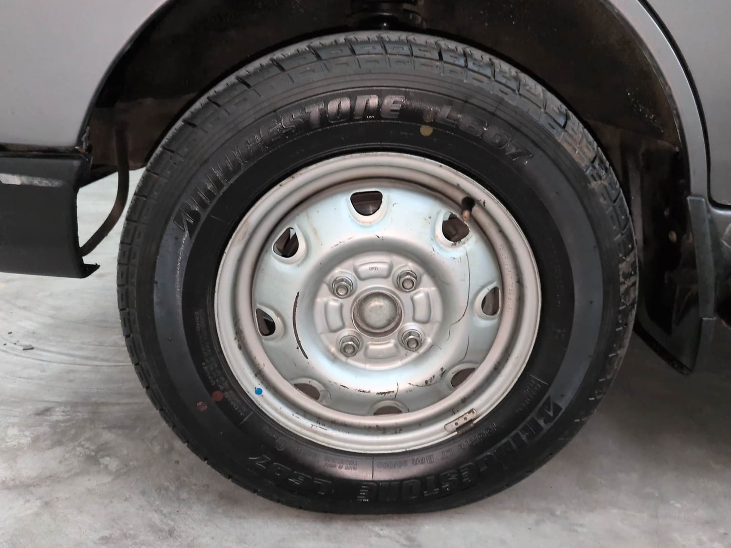 Used 2019 Maruti Suzuki Eeco 5 STR WITH A/C+HTR Petrol Manual tyres LEFT FRONT TYRE RIM VIEW