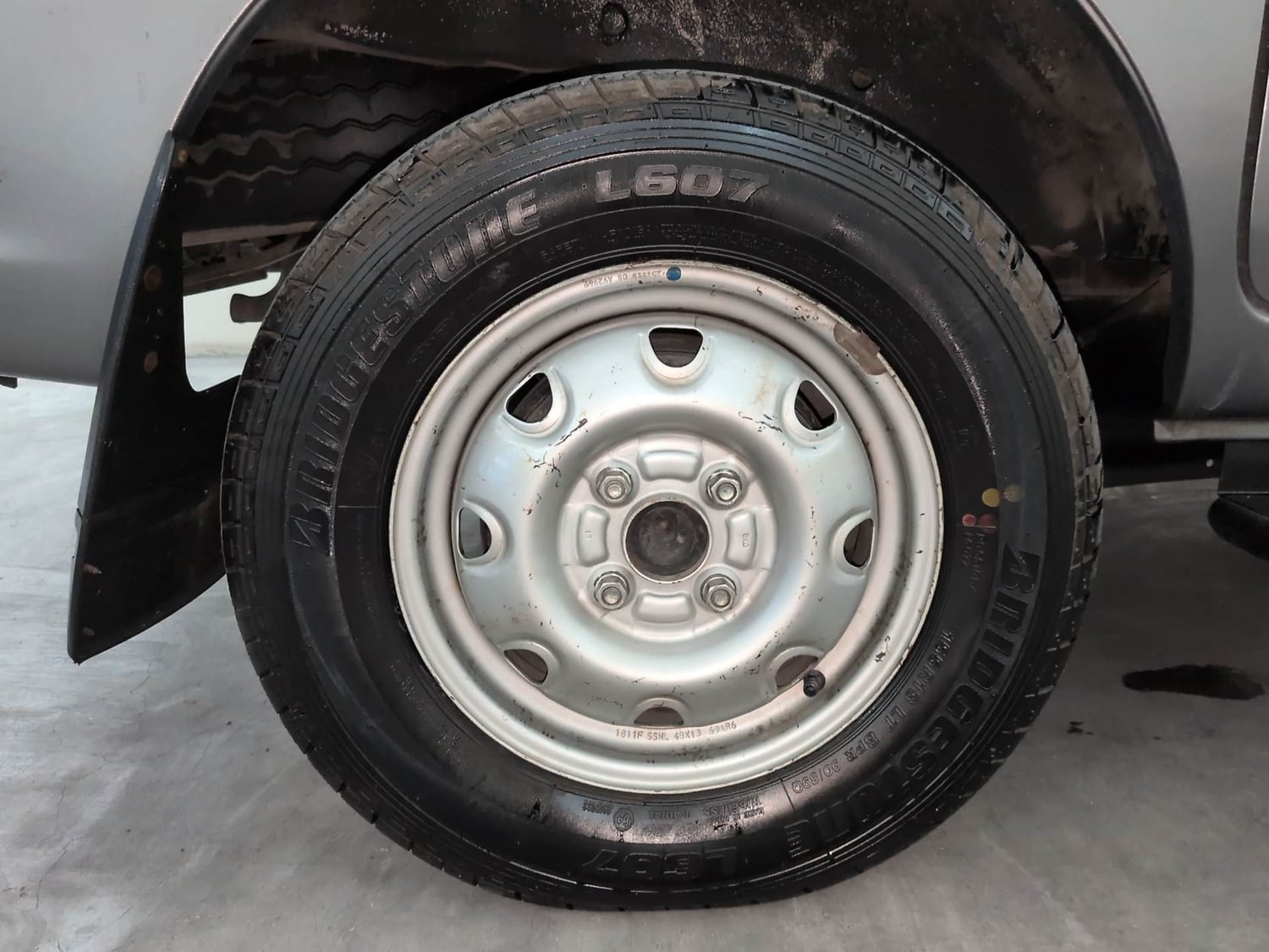 Used 2019 Maruti Suzuki Eeco 5 STR WITH A/C+HTR Petrol Manual tyres RIGHT REAR TYRE RIM VIEW